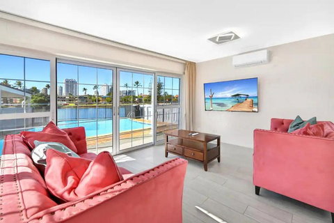 Riverside 3 Bedroom House In Surfers Paradise - Accommodation in Surfers Paradise 3