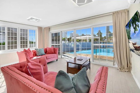 Riverside 3 Bedroom House In Surfers Paradise - Accommodation in Surfers Paradise 1