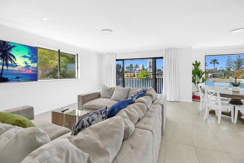 Riverside 3Bedroom Sunny House In Surfers Paradise - Accommodation in Surfers Paradise 3