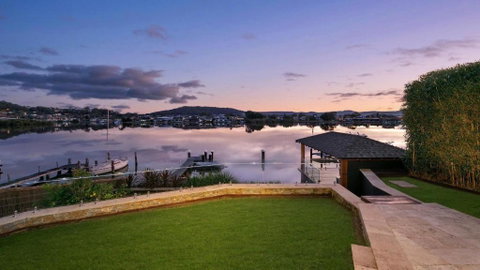 Riverside Retreat - Absolute Waterfront - Accommodation in Surfers Paradise 1