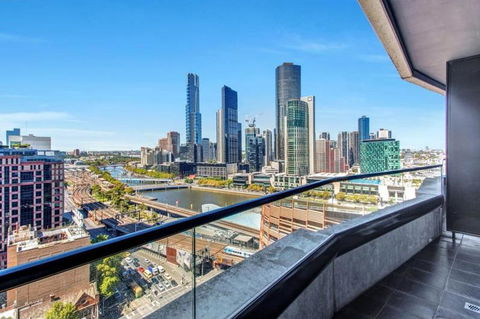 Riverview Suites By EdgeTrip - Accommodation in Surfers Paradise 0