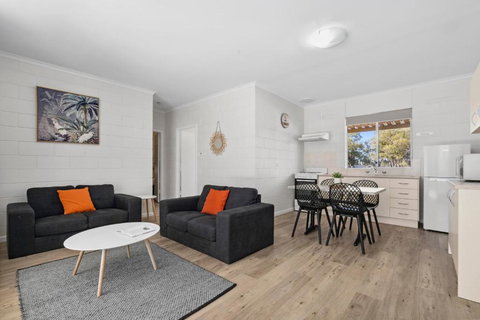 Riversands Rest Accommodation Paringa - Tea Tree Cottage - Accommodation in Surfers Paradise 1