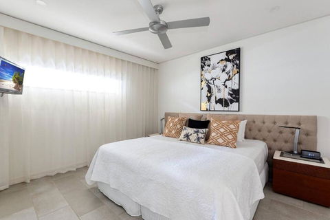 Rose At Temple Palm Cove - A Poolside Paradise - Accommodation in Surfers Paradise 3