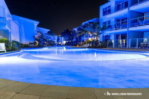 Sand Dunes Resort Stunning Beachfront Apartment - Accommodation in Surfers Paradise 0