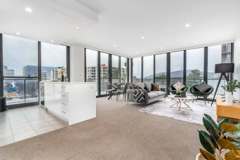 Roomy 2BR 2BA City-Centre Apt - Accommodation in Surfers Paradise 0