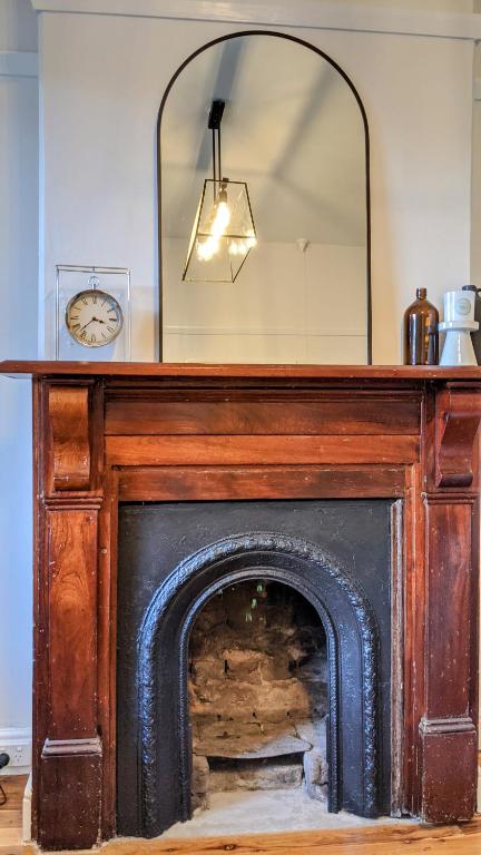 Roseland Cottage - CBD Heritage - Accommodation in Surfers Paradise 1