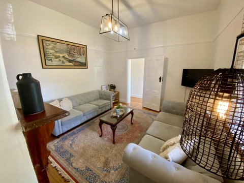 Roseland Cottage - CBD Heritage - Accommodation in Surfers Paradise 2