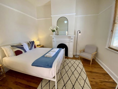 Roseland Cottage - CBD Heritage - Accommodation in Surfers Paradise 3