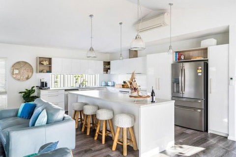 Ryze N Shine I Private Properties - Accommodation in Surfers Paradise 3