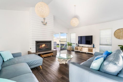 Ryze N Shine I Private Properties - Accommodation in Surfers Paradise 2