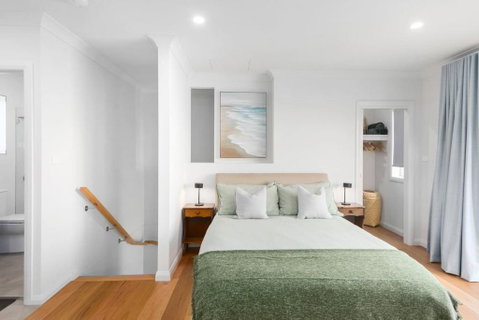 Rockpool Escape - A Coastal Refresh Near The Marina - Accommodation in Surfers Paradise 0