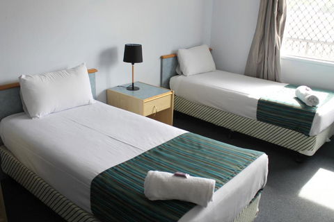 Rocky Glen Hotel Motel Gladstone - Accommodation in Surfers Paradise 1