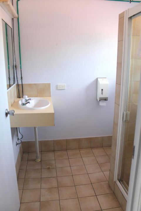 Rocky Glen Hotel Motel Gladstone - Accommodation in Surfers Paradise 2