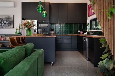Rocky Hollow - Accommodation in Surfers Paradise 2