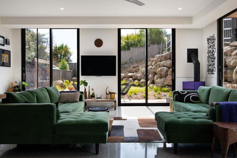 Rocky Hollow - Accommodation in Surfers Paradise 3