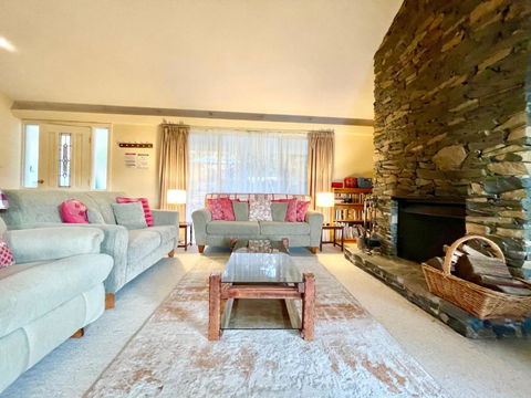 Rocky Mountain Cottage - Accommodation in Surfers Paradise 1