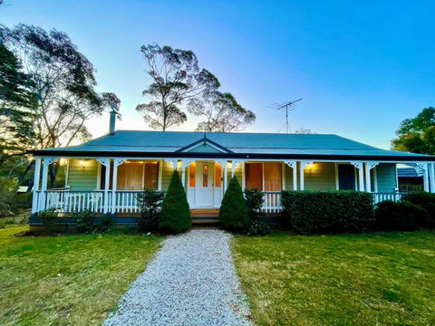 Rocky Mountain Cottage - Accommodation in Surfers Paradise 0