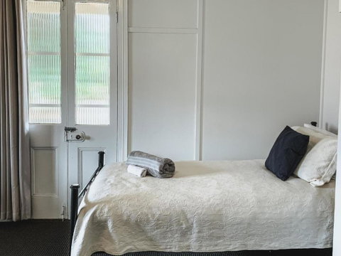 Roma Cottage On Roma Orchard - Accommodation in Surfers Paradise 3