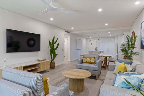 Rooftop Resort Oasis At Temple With Spa - Accommodation in Surfers Paradise 2