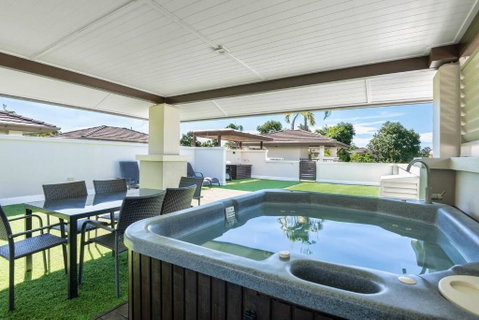 Rooftop Tranquility At Stunning Temple Resort - Accommodation in Surfers Paradise 0