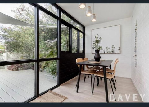 Room For Rent - Accommodation in Surfers Paradise 3