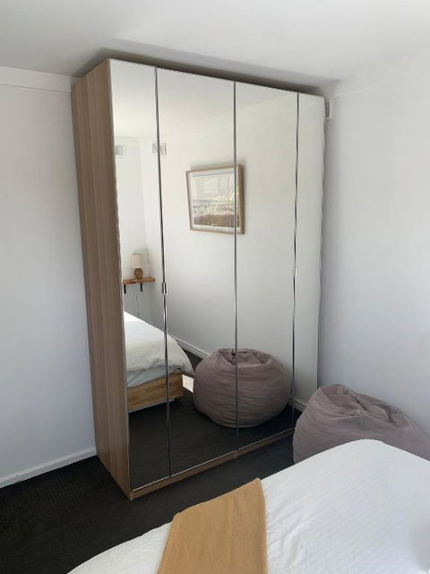 Room For Rent - Accommodation in Surfers Paradise 1