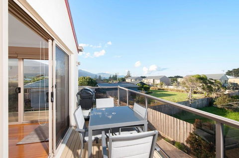 Rose - Accommodation in Surfers Paradise 3