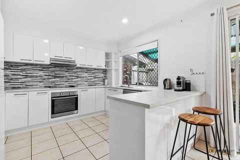 Rosella Rise! - Accommodation in Surfers Paradise 1