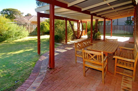 Rosewood Cottage - Accommodation in Surfers Paradise 0