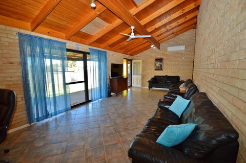 Rossys Retreat - Kalbarri WA - Accommodation in Surfers Paradise 0