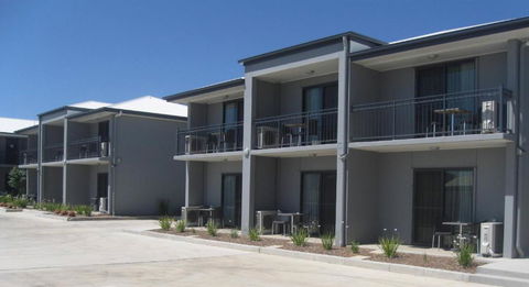 Royal Motel Miles - Accommodation in Surfers Paradise 0