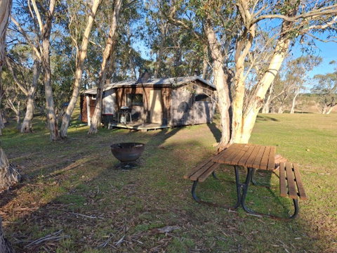 Rustic Cabin With Moon Bathing For A City Escape - Accommodation in Surfers Paradise 1