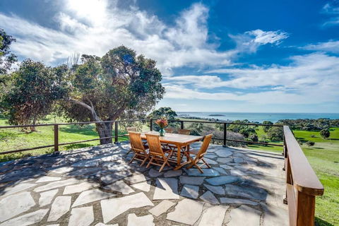 Rustic Cottage - Accommodation in Surfers Paradise 2