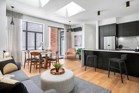 Sanctuary At Saddlers - Where Rustic Meets Refined - Accommodation in Surfers Paradise 1