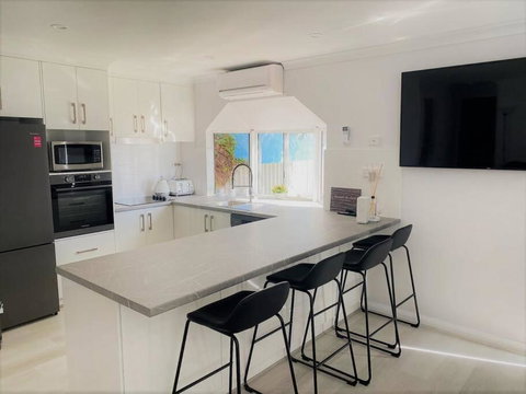Salt & Soul Beach Shack - Accommodation in Surfers Paradise 3