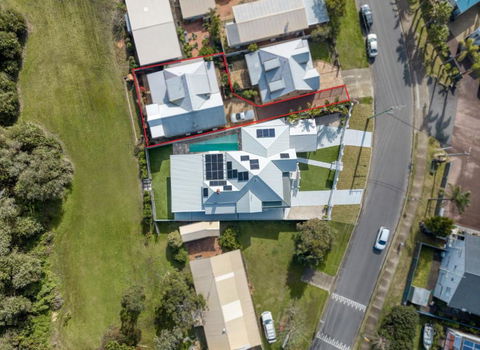 Salt Wood Cabin Style Retreat - Accommodation in Surfers Paradise 1