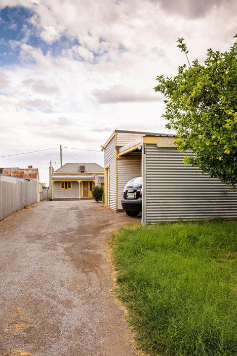 SaltBush Cottage - Accommodation in Surfers Paradise 0
