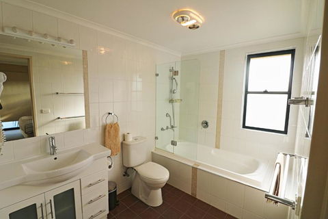 Saltwater Apartments - Accommodation in Surfers Paradise 3