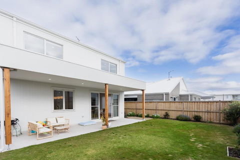 Saltwater Lux, 4 Bdrm, 3 Bath, Golf, Weddings, Beaches, Adventure Park - Accommodation in Surfers Paradise 3
