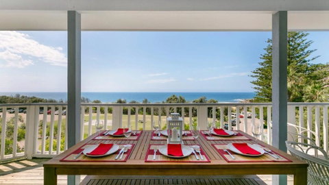 Salty Air Beachside Cottage At Killcare - Accommodation in Surfers Paradise 1