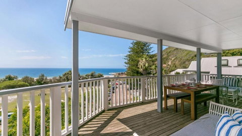 Salty Air Beachside Cottage At Killcare - Accommodation in Surfers Paradise 2