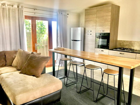 Salty Blue Beach House - Accommodation in Surfers Paradise 3