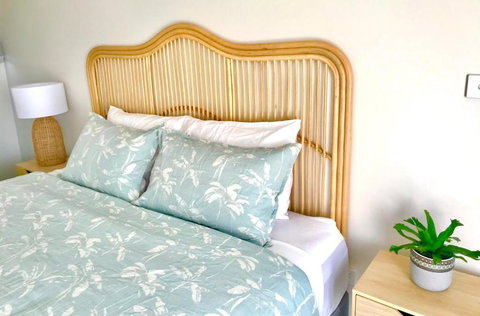 Salty Blue Beach House - Accommodation in Surfers Paradise 1