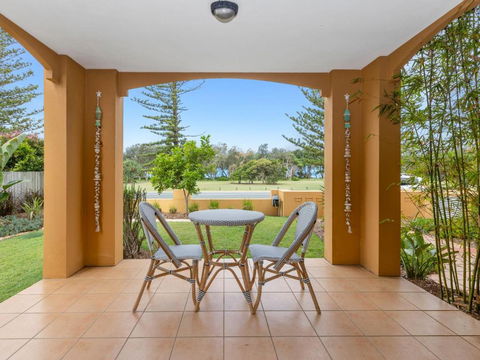 Salty Kisses On Marine Parade - Accommodation in Surfers Paradise 0