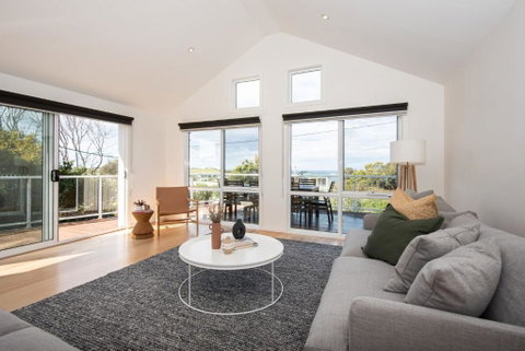 Salty Shores Smiths Beach - Accommodation in Surfers Paradise 0