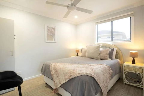 Salty Vibes - Accommodation in Surfers Paradise 0