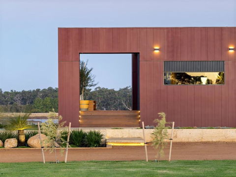 Samphire Chalet Tuart - Accommodation in Surfers Paradise 0