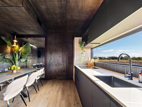 Samphire Chalet Tuart - Accommodation in Surfers Paradise 2