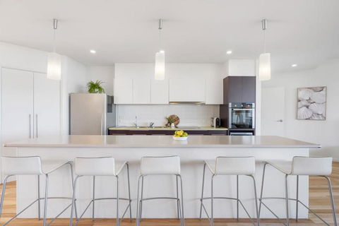 Samphire Middleton-Beach - BYO Linen - Wi-Fi-Luxury-Family - Accommodation in Surfers Paradise 2
