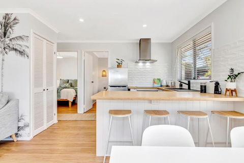 Sanbis Cabin - Hidden Boutique Retreat, Sea Views - Accommodation in Surfers Paradise 3